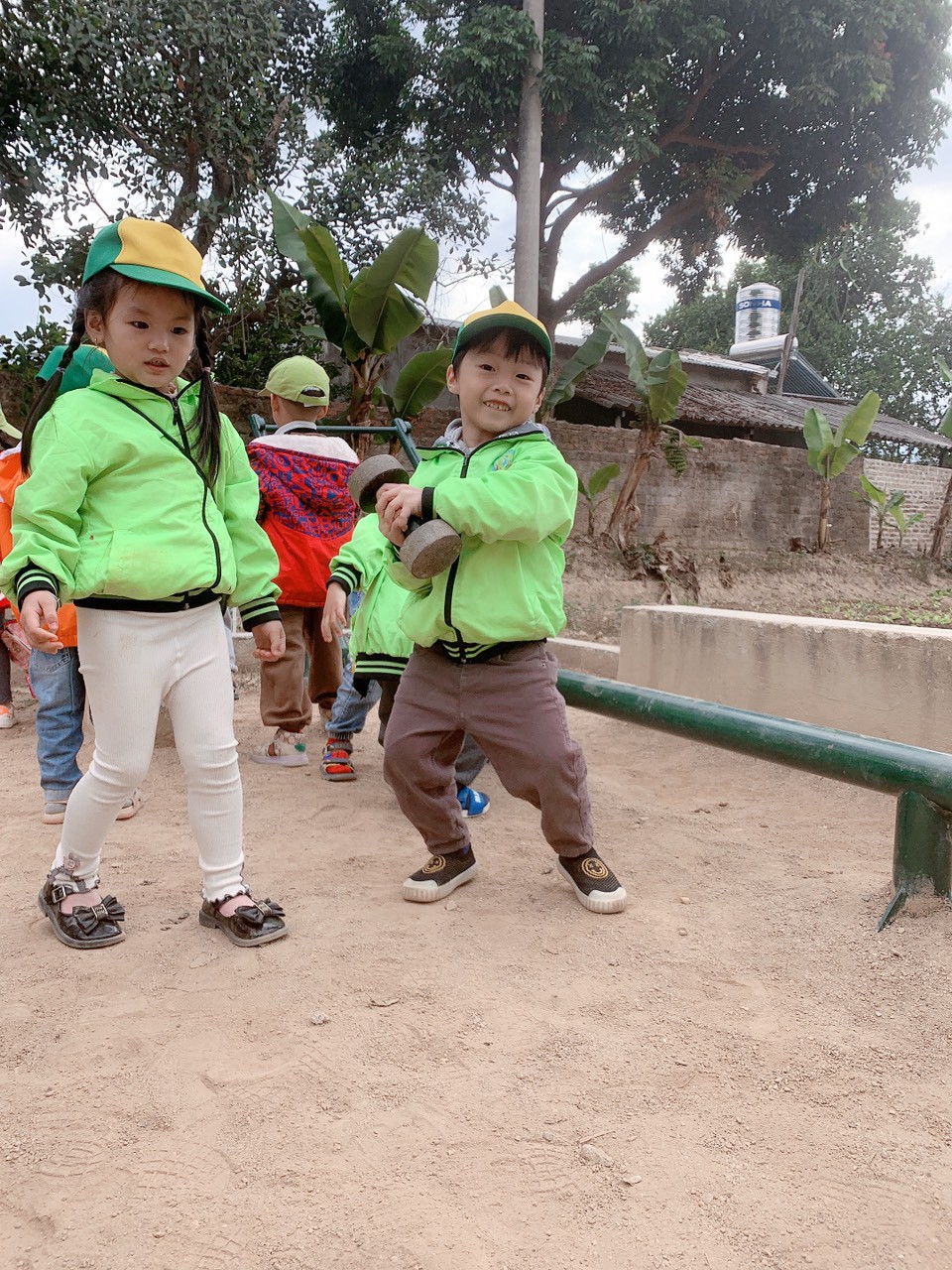 z4996179054347 a0b52f0accf727931a3221dfddbe4e2d