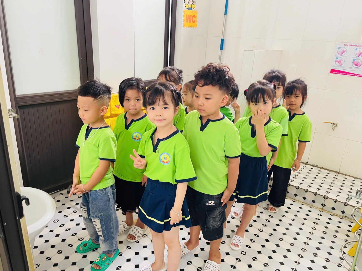 z7012937466608 9d4d4bfbe6c1a26d230c23ef80fe2a75