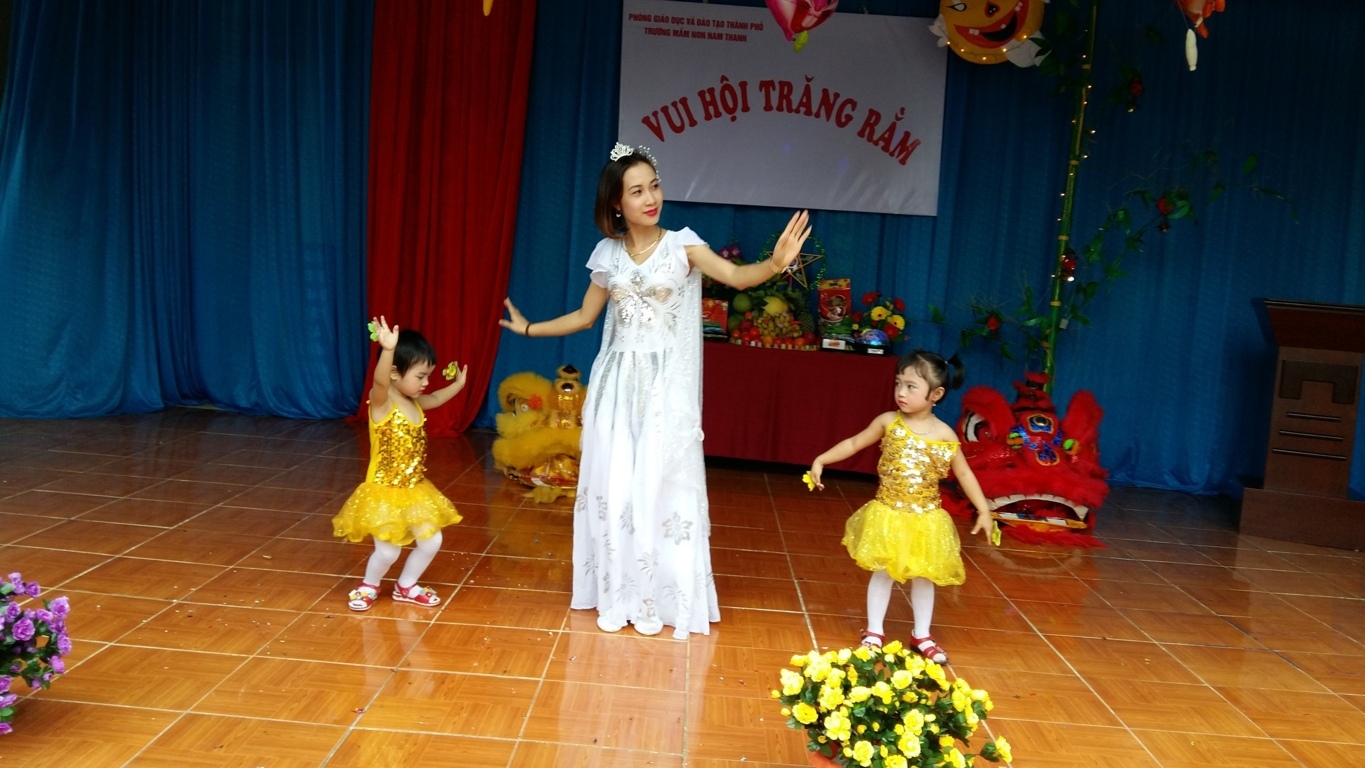 Văn nghệ chào mừng