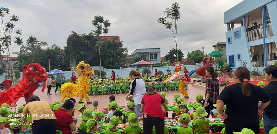 Màm múa sư tử chúc mừng tết 1/6