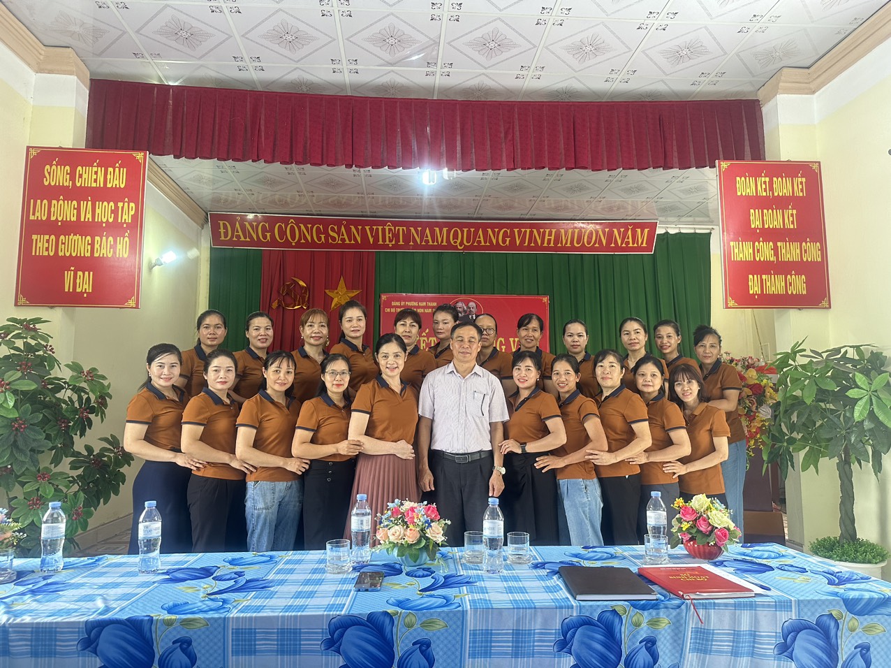 CHI BỘ TRƯỜNG MẦM NON NAM THANH " NÂNG CAO CHẤT LƯỢNG SINH HOẠT CHI BỘ