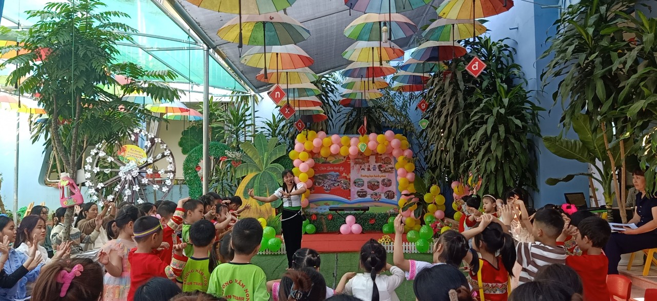 CÔNG TÁC CHỈ ĐẠO THỰC TẬP CUỐI KHÓA CHO SINH VIÊN TRƯỜNG CAO ĐẲNG SƯ PHẠM ĐIỆN BIÊN TẠI TRƯỜNG MẦM NON NAM THANH