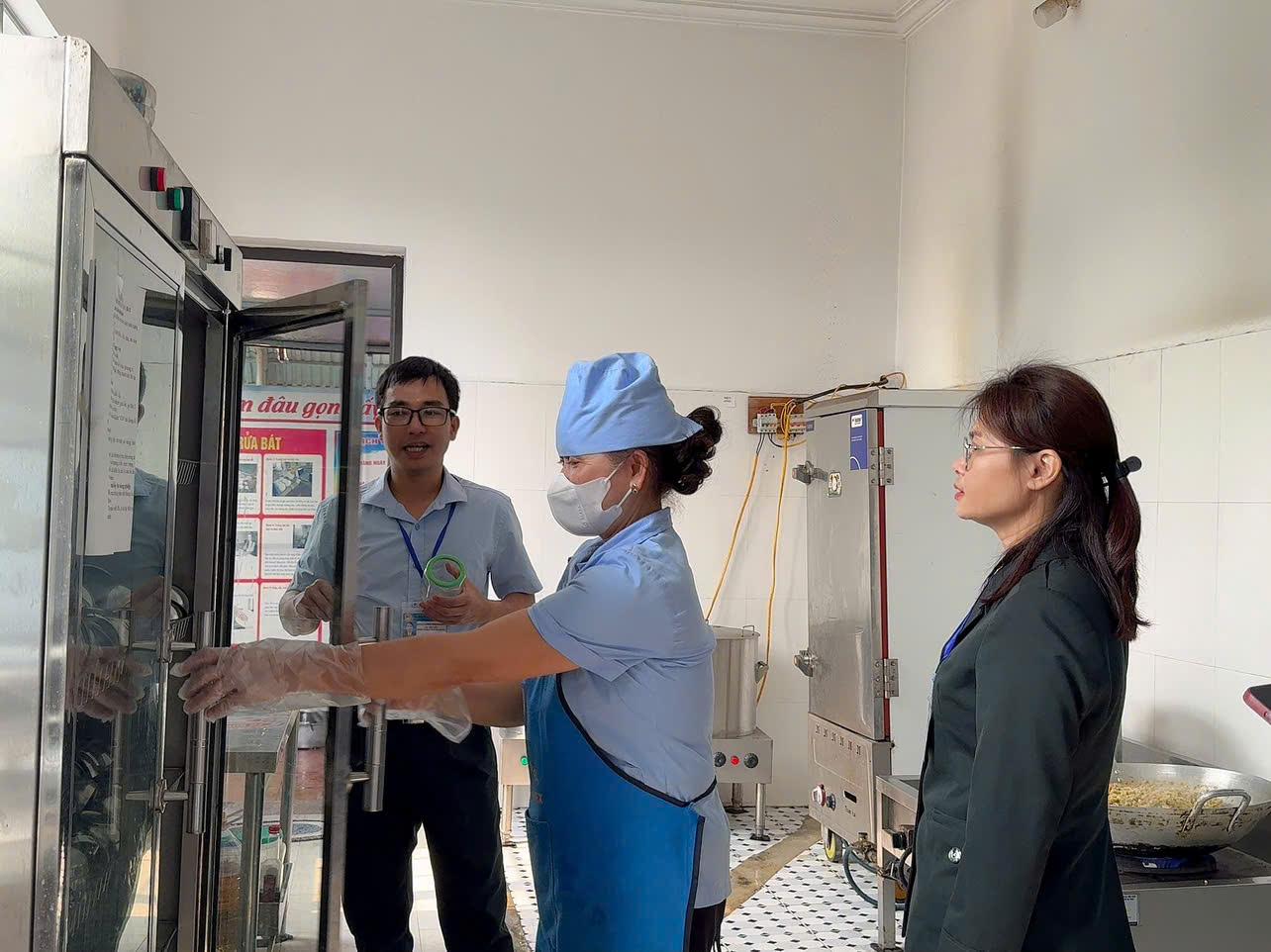 TRƯỜNG MẦM NON NAM THANH ĐÓN ĐOÀN KIỂM TRA CHUYÊN NGHÀNH VỆ SINH AN TOÀN THỰC PHẨM CỦA CHI CỤC AN TOÀN VỆ SINH THỰC PHẨM TỈNH ĐIỆN BIÊN