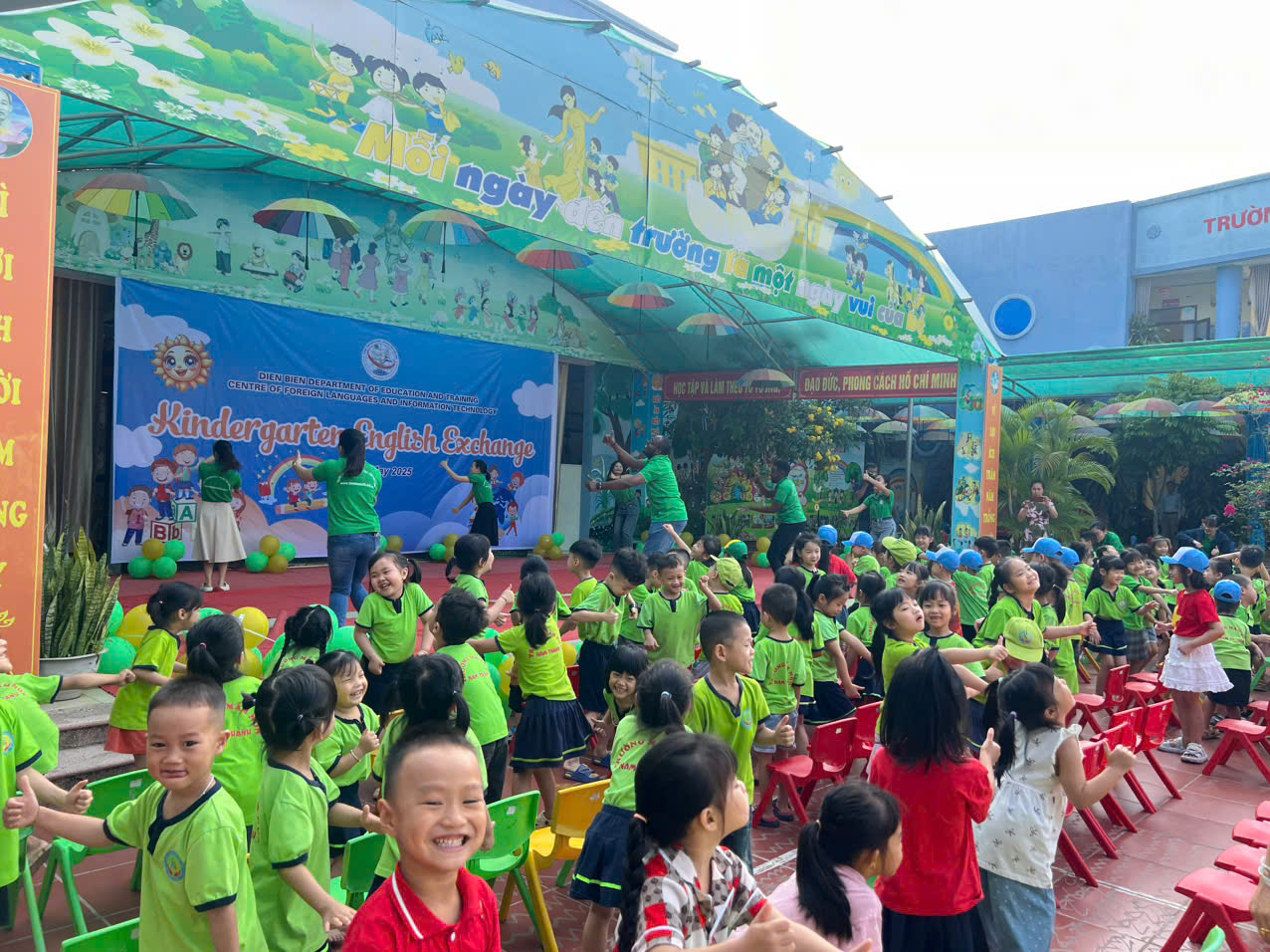 TRƯỜNG MẦM NON NAM THANH KẾT HỢP VỚI TRUNG TÂM NGOẠI NGỮ - TIN HỌC  TỈNH ĐIỆN BIÊN IÊN, TỔ CHỨC GIAO LƯU TIẾNG ANH CHO TRẺ MẪU GIÁO NĂM HỌC 2024-2025