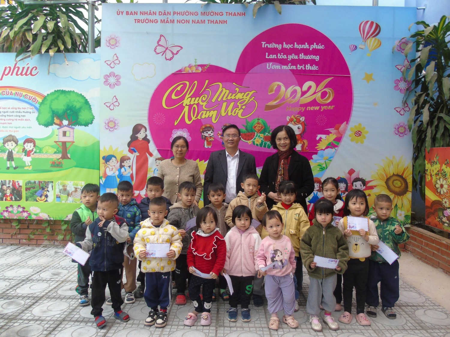TRƯỜNG MẦM NON NAM THANH, PHƯỜNG MƯỜNG THANH TỔ CHỨC TRAO QUÀ TẾT ĐỘNG VIÊN CÁC BÉ CHĂM NGOAN NHÂN DỊP TẾT NGUYÊN ĐÁN BÍNH NGỌ 2026